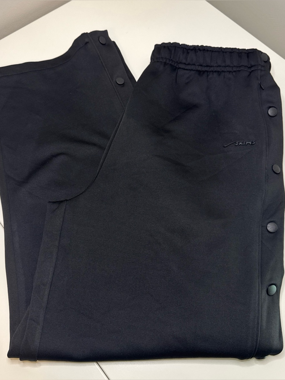 Nike skims Trico track pants obsidian large NWOT